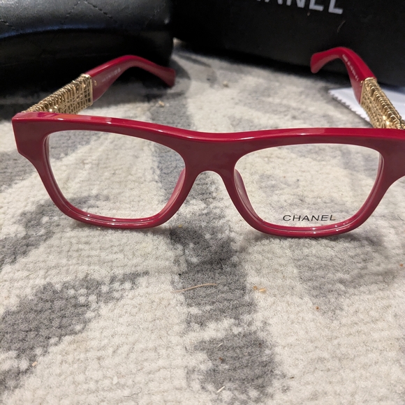 Chanel Red Square Glasses - Picture 3 of 6